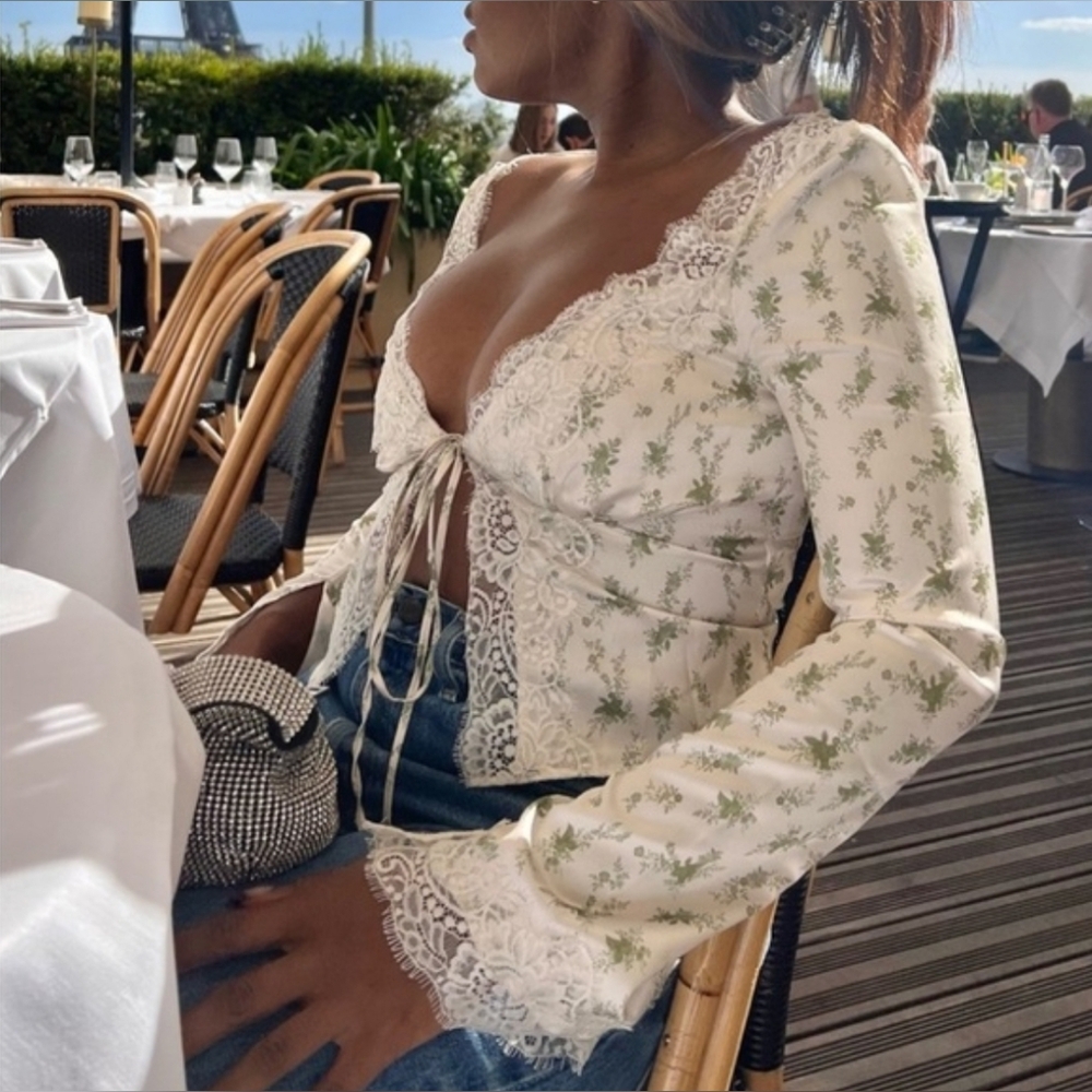 House Of CB Floral Lace Tie-Front Top Small - Picture 4 of 10